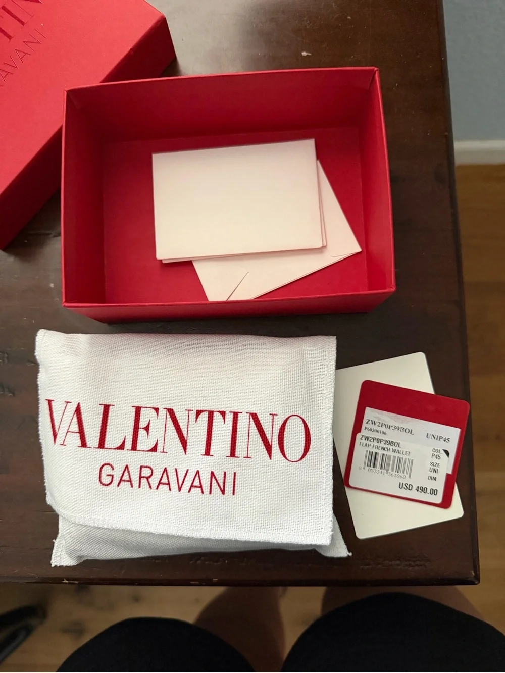 Valentino Garavani compact valentino